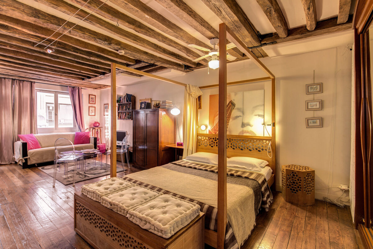 Deluxe Apartments